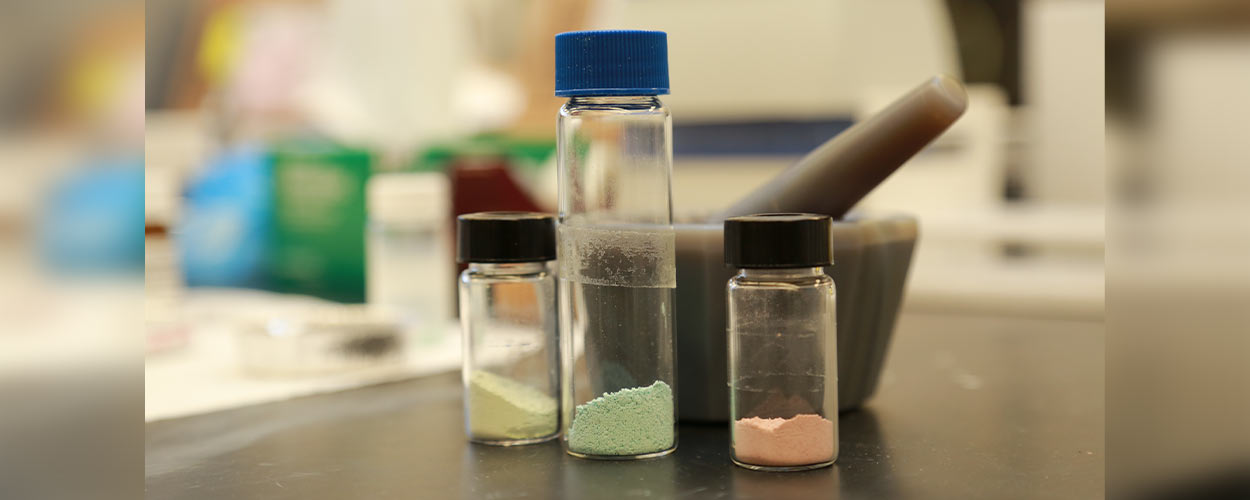 After being ground into a fine powder, self-indicating colorimetric response materials can be developed into various applications.